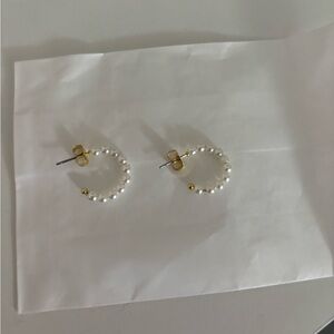 Gold pearl earrings